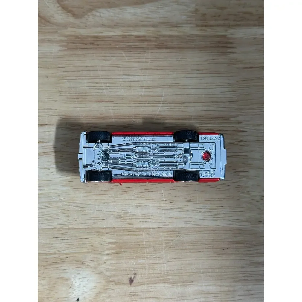 2003 Hot Wheels Chevy Suburban Team Baurtwell Whips Series